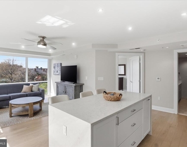 925 N Fairfax Street - Photo Thumbnail 13