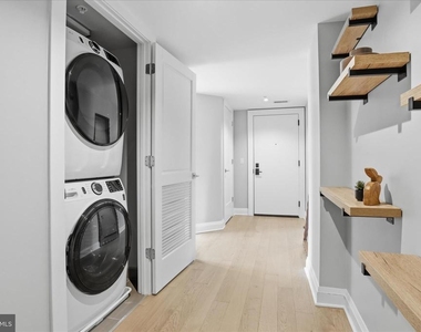 925 N Fairfax Street - Photo Thumbnail 7