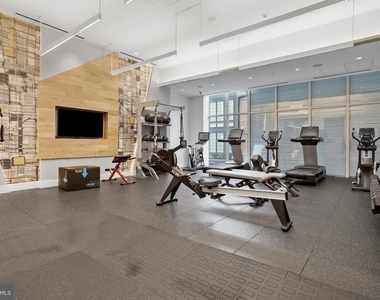 925 N Fairfax Street - Photo Thumbnail 27