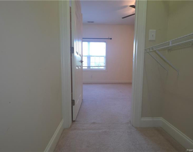321 Gallery Drive - Photo Thumbnail 19