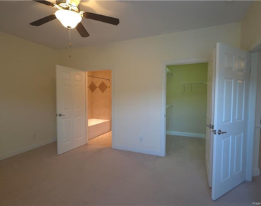 321 Gallery Drive - Photo Thumbnail 21