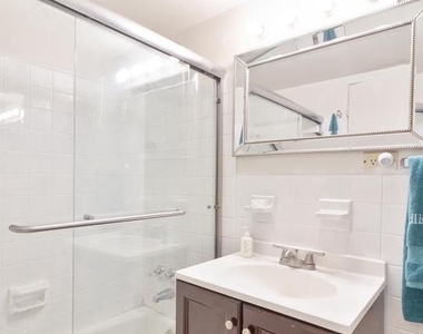21 Canterbury Square - Photo Thumbnail 12