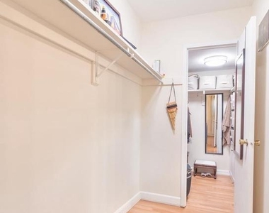 21 Canterbury Square - Photo Thumbnail 9