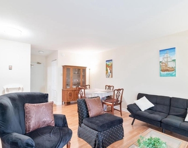 21 Canterbury Square - Photo Thumbnail 4