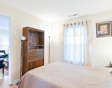21 Canterbury Square - Photo Thumbnail 8