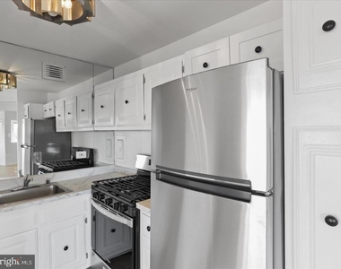 5340 Holmes Run Parkway - Photo Thumbnail 13