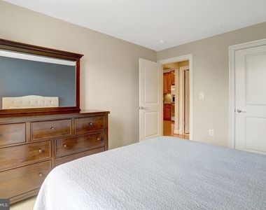 1023 N Royal Street - Photo Thumbnail 18