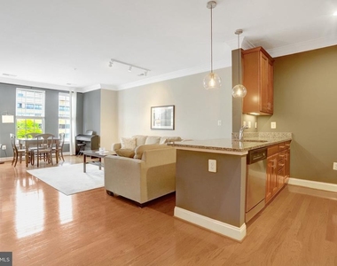 1023 N Royal Street - Photo Thumbnail 3