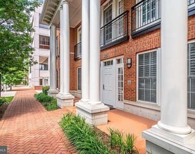 1023 N Royal Street - Photo Thumbnail 2