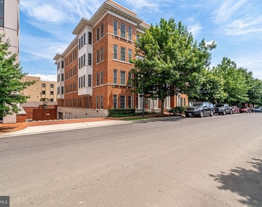1023 N Royal Street - Photo Thumbnail 1