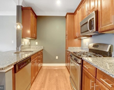 1023 N Royal Street - Photo Thumbnail 12