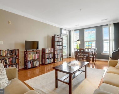 1023 N Royal Street - Photo Thumbnail 8