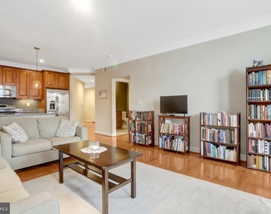 1023 N Royal Street - Photo Thumbnail 9