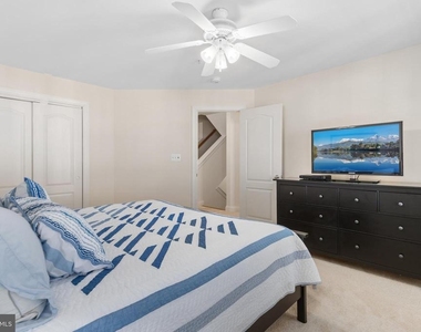 5114 Oneill Lane - Photo Thumbnail 18
