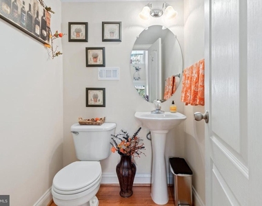 5114 Oneill Lane - Photo Thumbnail 4