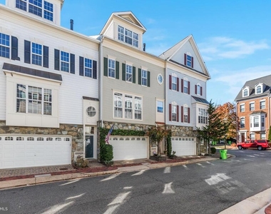 5114 Oneill Lane - Photo Thumbnail 2