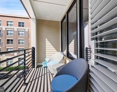 621 Bluemont Avenue - Photo Thumbnail 7