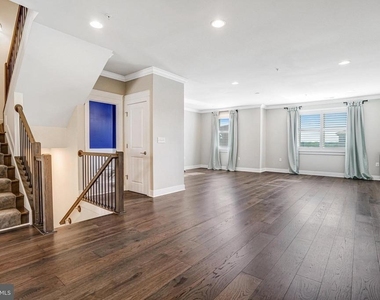 621 Bluemont Avenue - Photo Thumbnail 38