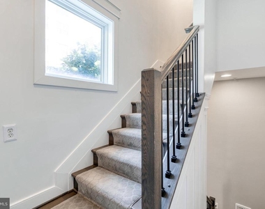 621 Bluemont Avenue - Photo Thumbnail 26