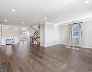 621 Bluemont Avenue - Photo Thumbnail 44