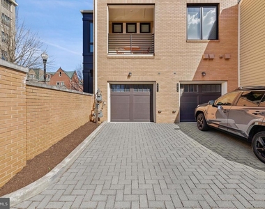 621 Bluemont Avenue - Photo Thumbnail 13