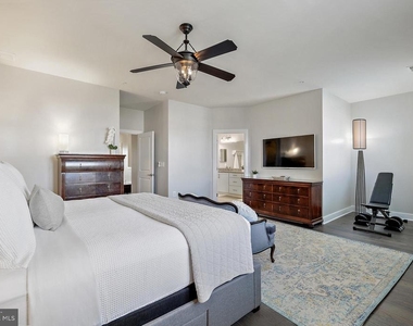 621 Bluemont Avenue - Photo Thumbnail 10