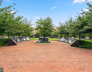 621 Bluemont Avenue - Photo Thumbnail 28