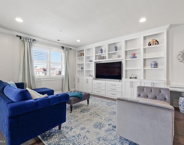 621 Bluemont Avenue - Photo Thumbnail 1