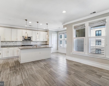 621 Bluemont Avenue - Photo Thumbnail 47