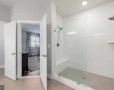 621 Bluemont Avenue - Photo Thumbnail 12