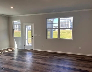 1019 Gemma Drive - Photo Thumbnail 6