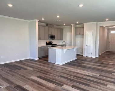 1019 Gemma Drive - Photo Thumbnail 8
