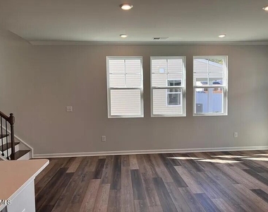 1019 Gemma Drive - Photo Thumbnail 9