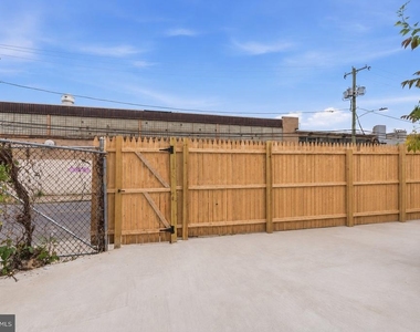 3004 Euclid Avenue - Photo Thumbnail 3