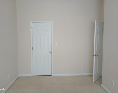 421 Madison Avenue - Photo Thumbnail 3