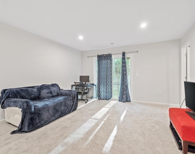859 Romeria Drive - Photo Thumbnail 6