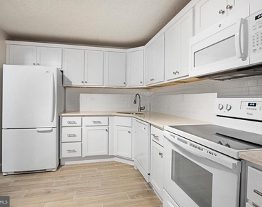 241 S 6th Street - Photo Thumbnail 2