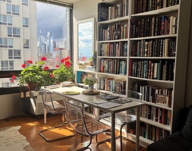 241 S 6th Street - Photo Thumbnail 22