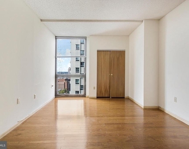 241 S 6th Street - Photo Thumbnail 6