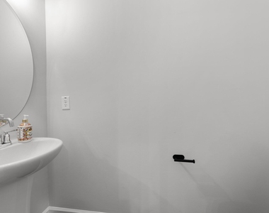 2108 Regal Drive - Photo Thumbnail 14