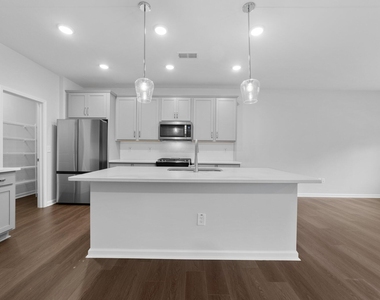 2108 Regal Drive - Photo Thumbnail 13