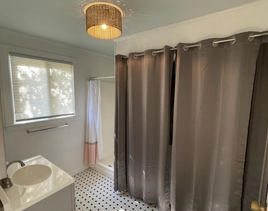 1009 Canterbury Road - Photo Thumbnail 19