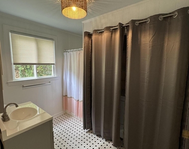 1009 Canterbury Road - Photo Thumbnail 9