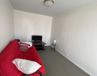1009 Canterbury Road - Photo Thumbnail 11