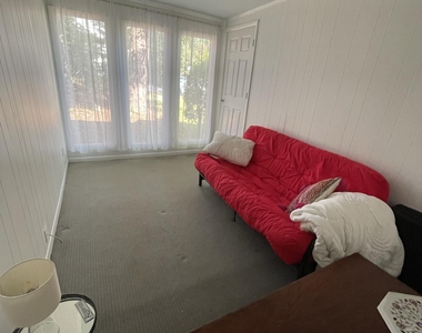 1009 Canterbury Road - Photo Thumbnail 12