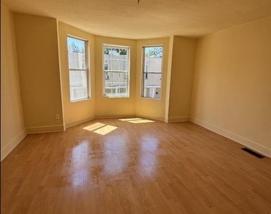 5515 Crowson Street - Photo Thumbnail 2