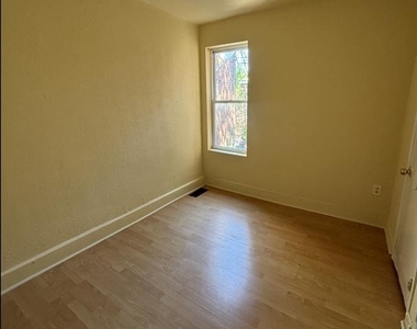 5515 Crowson Street - Photo Thumbnail 7
