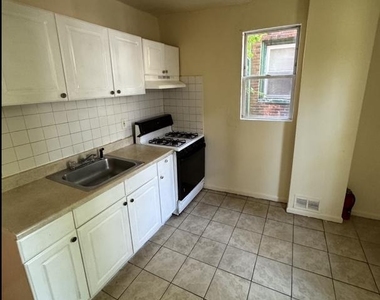 5515 Crowson Street - Photo Thumbnail 3