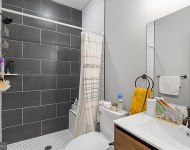 919 N 15th Street - Photo Thumbnail 13