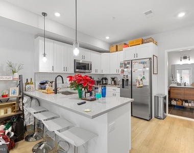 919 N 15th Street - Photo Thumbnail 4